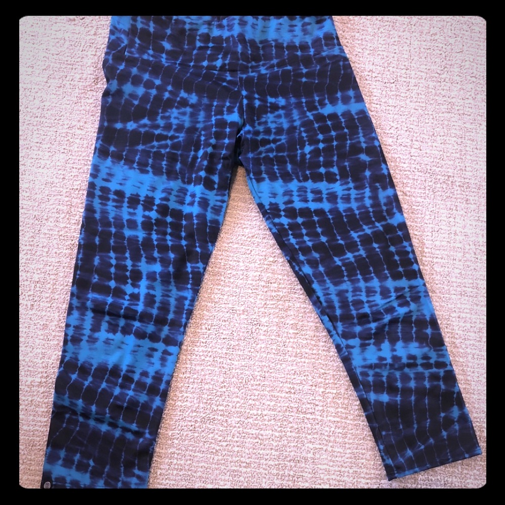 Onzie blue tie dye capris S/M